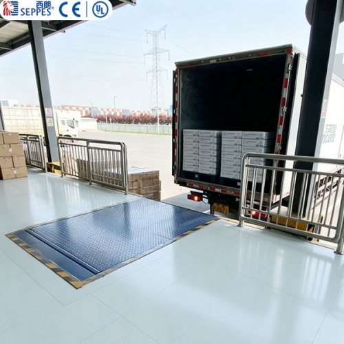 出口哥伦比亚食品仓库，液压卸货平台怎么选？湿热气候与60Hz电压都要适配